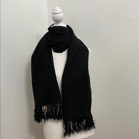 Classic Black Fringe Scarf - Picture 3 of 7